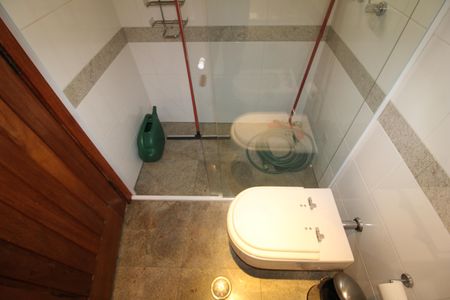 Casa à venda com 412m², 7 quartos e 5 vagasQuarto 4 - Banheiro