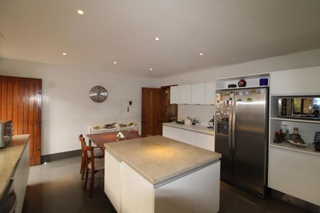 Casa à venda com 412m², 7 quartos e 5 vagasCozinha