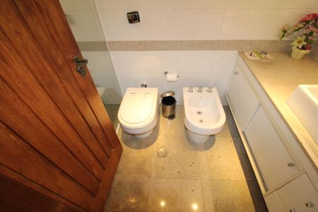 Casa à venda com 412m², 7 quartos e 5 vagasQuarto 4 - Banheiro