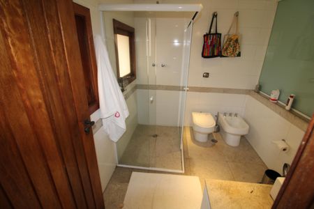 Casa à venda com 412m², 7 quartos e 5 vagasQuarto 3 - Banheiro