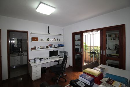 Casa à venda com 412m², 7 quartos e 5 vagasQuarto 2