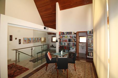 Casa à venda com 412m², 7 quartos e 5 vagasEscritório