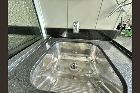 Apartamento para alugar com 65m², 2 quartos e 1 vagaÁrea de Serviço