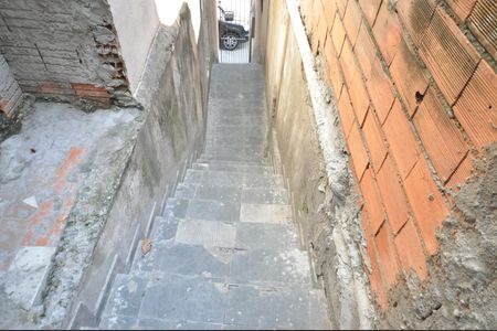 Casa para alugar com 117m², 3 quartos e sem vagaEscada de acesso