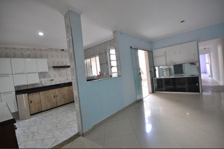 Sala de casa para alugar com 3 quartos, 117m² em Parque Casa de Pedra, São Paulo