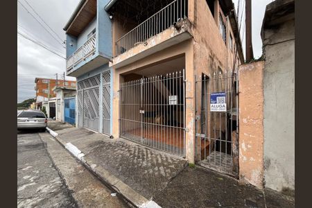 Casa para alugar com 49m², 1 quarto e sem vaga Casa para alugar com 49m², 1 quarto e sem vagaFachada e Plaquinha