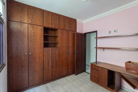 Apartamento à venda com 132m², 4 quartos e 2 vagasQuarto 1