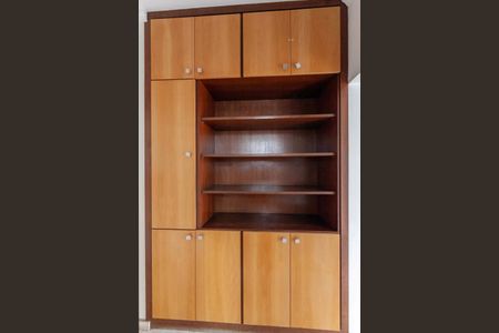 Apartamento à venda com 132m², 4 quartos e 2 vagasCorredor - Armário