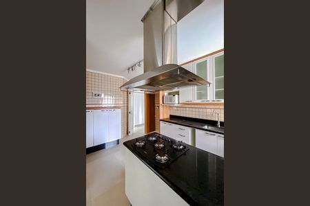 Apartamento à venda com 122m², 3 quartos e 3 vagas Apartamento à venda com 122m², 3 quartos e 3 vagasCozinha