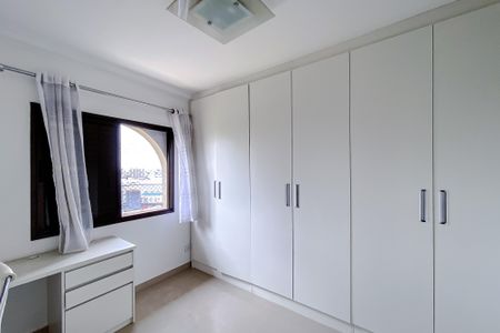 Apartamento à venda com 122m², 3 quartos e 3 vagas Apartamento à venda com 122m², 3 quartos e 3 vagasQuarto 2 - Suíte