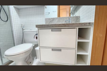 Banheiro de apartamento para alugar com 0 quarto, 16m² em Amaralina, Salvador