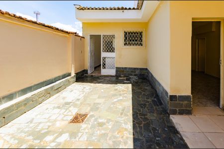 Casa para alugar com 80m², 2 quartos e sem vagaÁrea externa