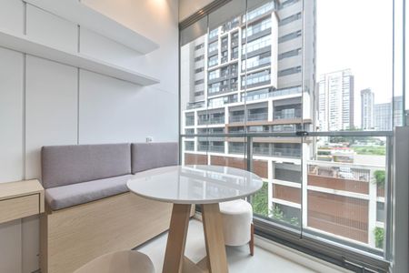 Studio para alugar com 25m², 1 quarto e sem vaga Studio para alugar com 25m², 1 quarto e sem vagaSala