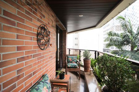 Apartamento para alugar com 210m², 4 quartos e 3 vagasVaranda