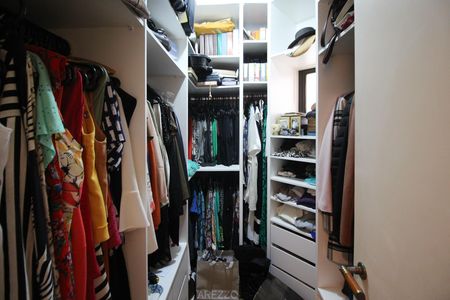 Apartamento para alugar com 210m², 4 quartos e 3 vagasCloset da suíte 1