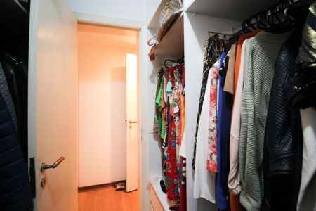 Apartamento para alugar com 210m², 4 quartos e 3 vagasCloset da suíte 1