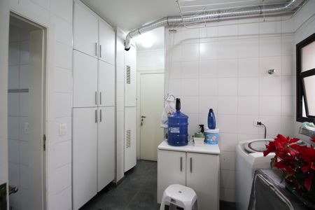 Apartamento para alugar com 210m², 4 quartos e 3 vagasÁrea de Serviço