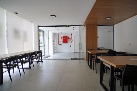 Studio para alugar com 24m², 1 quarto e sem vaga Studio para alugar com 24m², 1 quarto e sem vagaSala de reunião