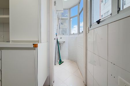 Apartamento à venda com 81m², 2 quartos e 1 vagaÁrea de Serviço