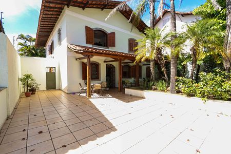 Área comum de casa para alugar com 4 quartos, 900m² em Belvedere, Belo Horizonte