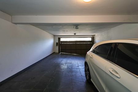 Garagem de casa para alugar com 4 quartos, 900m² em Belvedere, Belo Horizonte