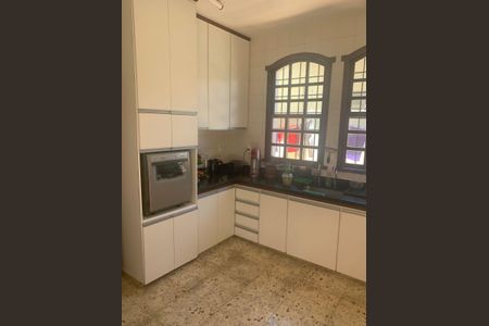Casa à venda com 350m², 5 quartos e 5 vagas