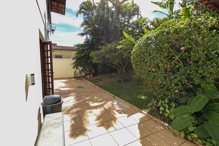 Quintal de casa para alugar com 4 quartos, 900m² em Belvedere, Belo Horizonte