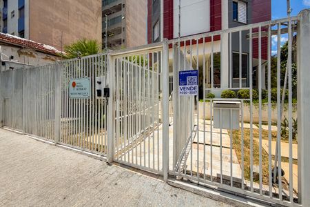 Apartamento à venda com 58m², 2 quartos e 1 vaga Apartamento à venda com 58m², 2 quartos e 1 vagaFachada