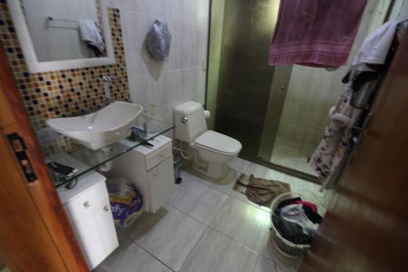 Casa de condomínio à venda com 220m², 3 quartos e 1 vagaBanheiro Social