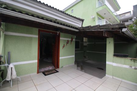 Casa de condomínio à venda com 220m², 3 quartos e 1 vagaVaranda