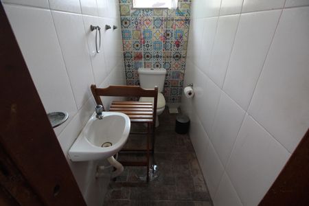 Casa de condomínio à venda com 220m², 3 quartos e 1 vagaBanheiro de Serviço