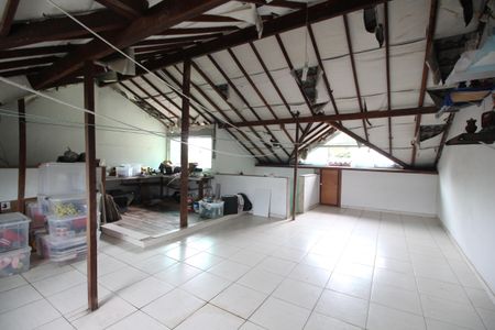 Casa de condomínio à venda com 220m², 3 quartos e 1 vagaSótão