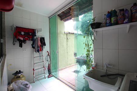 Casa de condomínio à venda com 220m², 3 quartos e 1 vagaÁrea de Serviço