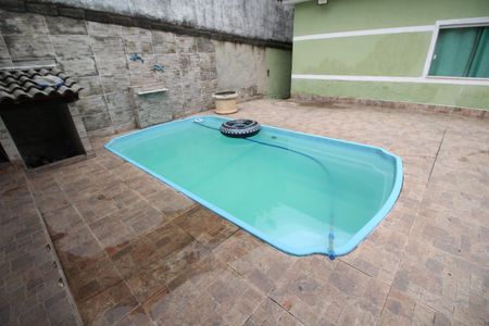 Casa de condomínio à venda com 220m², 3 quartos e 1 vagaPiscina