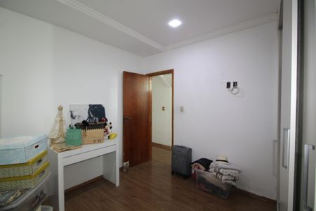 Casa de condomínio à venda com 220m², 3 quartos e 1 vagaQuarto 2