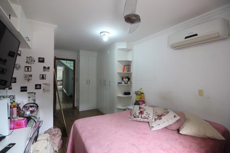 Casa de condomínio à venda com 220m², 3 quartos e 1 vagaQuarto 3