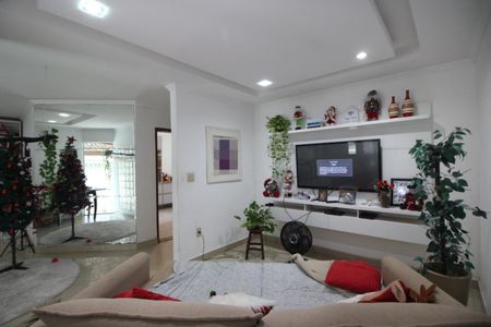 Casa de condomínio à venda com 220m², 3 quartos e 1 vagaSala