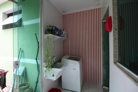 Casa de condomínio à venda com 220m², 3 quartos e 1 vagaÁrea de Serviço