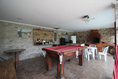 Casa de condomínio à venda com 220m², 3 quartos e 1 vagaChurrasqueira