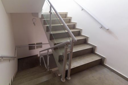 Apartamento à venda com 47m², 2 quartos e sem vagaEscada