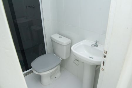 Casa de condomínio para alugar com 90m², 3 quartos e sem vagaBanheiro da Suíte