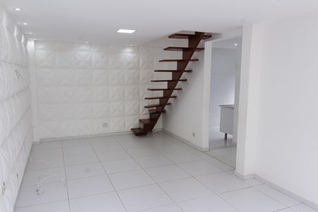 Casa de condomínio para alugar com 90m², 3 quartos e sem vagaSala