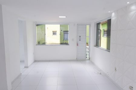 Sala de casa de condomínio para alugar com 3 quartos, 90m² em Senador Vasconcelos, Rio de Janeiro