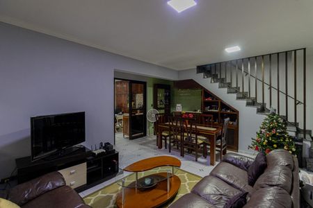 Casa à venda com 206m², 3 quartos e 3 vagasSala