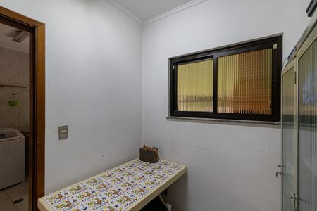 Casa à venda com 206m², 3 quartos e 3 vagasQuarto de Serviço 