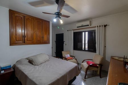 Casa à venda com 206m², 3 quartos e 3 vagasSuíte 1