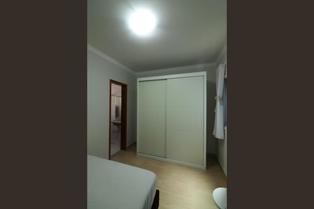 Casa à venda com 209m², 3 quartos e 4 vagasSuíte 2