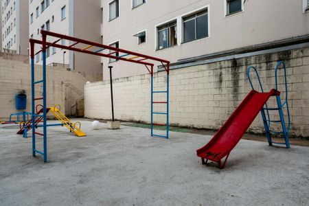 Apartamento à venda com 40m², 2 quartos e sem vagaÁrea comum - Playground