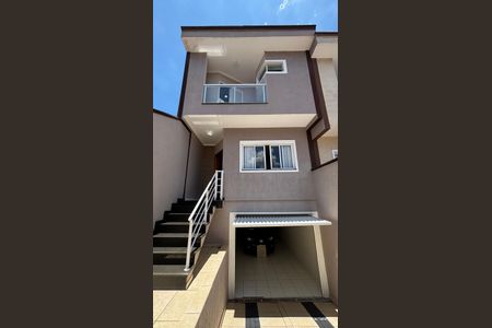 Casa à venda com 225m², 3 quartos e 4 vagas Casa à venda com 225m², 3 quartos e 4 vagasGaragem