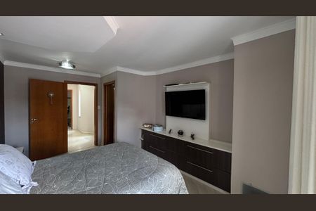 Casa à venda com 225m², 3 quartos e 4 vagas Casa à venda com 225m², 3 quartos e 4 vagasSuite